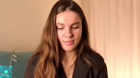 Chloe for Fan BlackHole online show from November 23, 6:31 pm