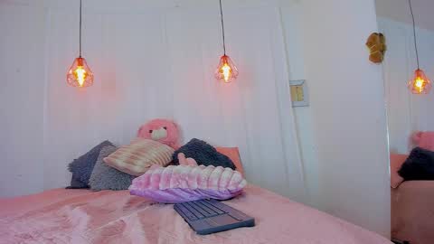 Lori Evans online show from November 9, 3:13 am