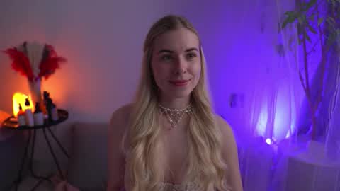 Snapshot of lorrie_love_story chatting on September 26, 9:18 am Lorrie online show from September 26, 9:18 am