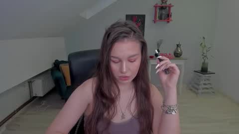 louannahart online show from February 17, 5:40 am