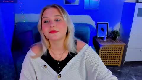 Loise online show from November 2, 9:40 pm