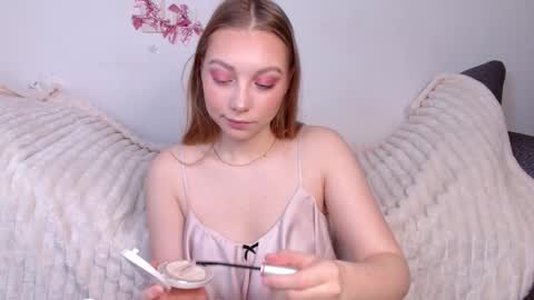 love bella  online show from March 17, 12:36 am