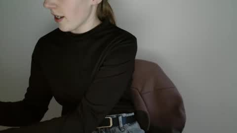 Vivian online show from April 13, 5:14 pm