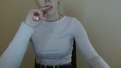 Vivian online show from April 21, 11:50 am