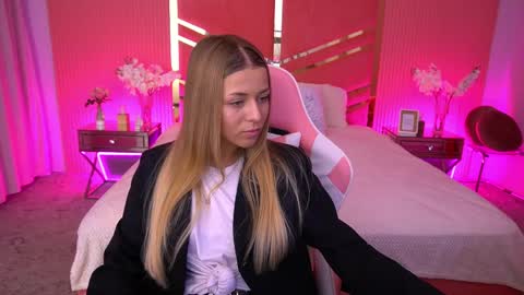 loveedove online show from May 13, 1:50 pm