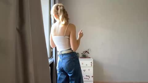 Ella online show from November 16, 6:37 am