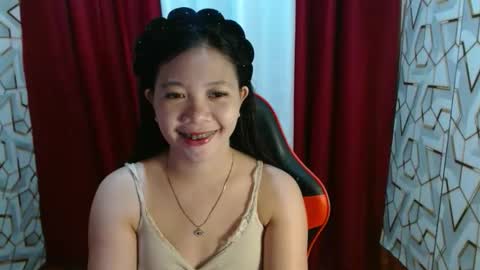 Snapshot of lovely_angel19 chatting on September 12, 2:56 am Angel online show from September 12, 2:56 am