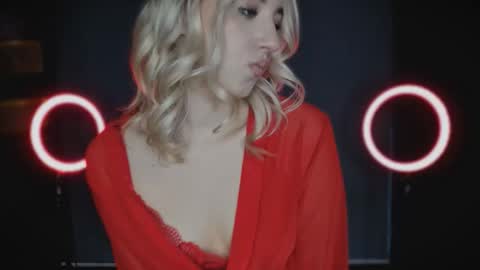 Bella 3 online show from January 10, 11:59 am