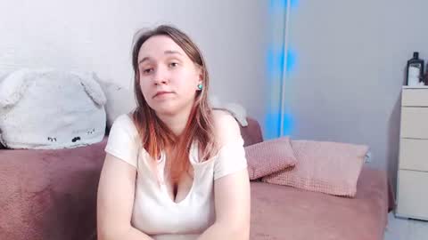 Lovely Hayley online show from June 16, 10:33 pm