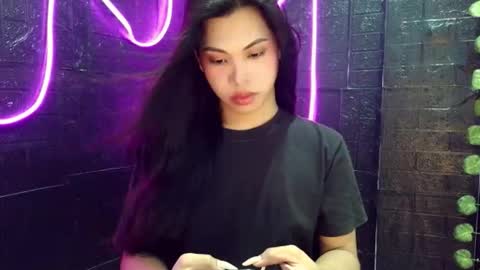 lovely_krizzy online show from April 13, 6:52 pm