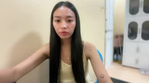 lovely_leah23 online show from July 9, 7:49 pm