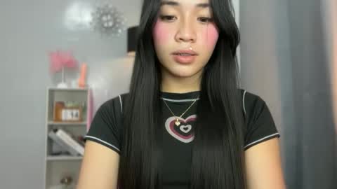 lovely_leah23 online show from February 5, 10:57 pm