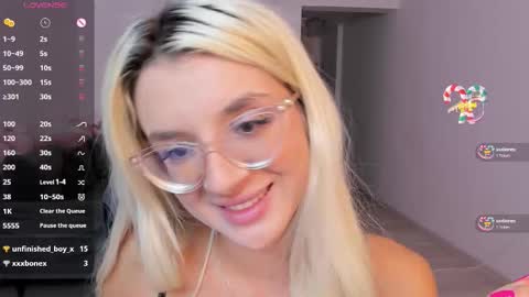 Snapshot of lovelybianca_ chatting on September 15, 10:28 pm lovelybianca_ online show from September 15, 10:28 pm