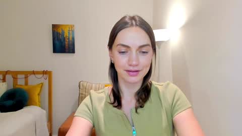 Mia online show from December 29, 2:42 pm