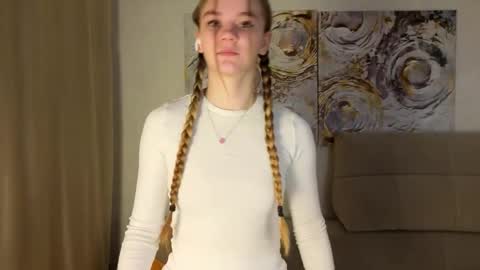 lovelygracee online show from November 26, 2:18 pm