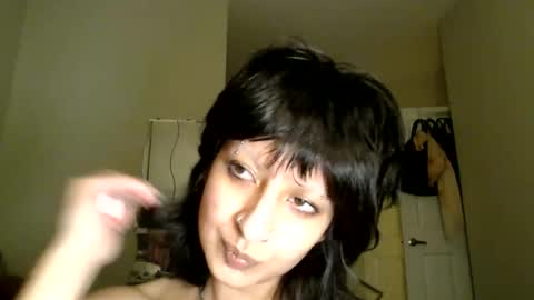 lovelyliliahxx online show from April 18, 8:50 am