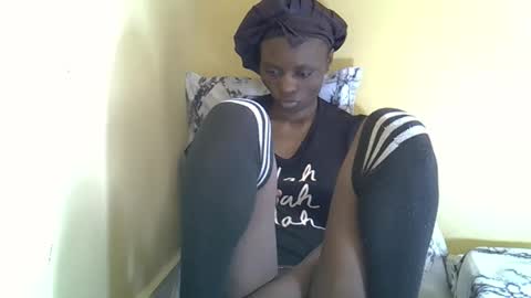 Snapshot of lovelymee2 chatting on October 23, 10:21 am lovelymee2 online show from October 23, 10:21 am