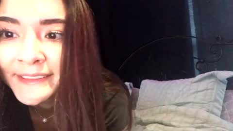 Snapshot of lovelyqueenaria chatting on January 5, 9:47 pm Queen Aria  online show from January 5, 9:47 pm