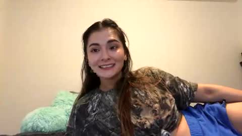 Snapshot of lovelyqueenaria chatting on October 15, 6:54 pm Queen Aria  online show from October 15, 6:54 pm