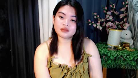 Snapshot of lovelyrhean chatting on October 3, 1:33 am Rhean online show from October 3, 1:33 am