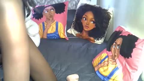 lovelytin online show from March 4, 11:39 am