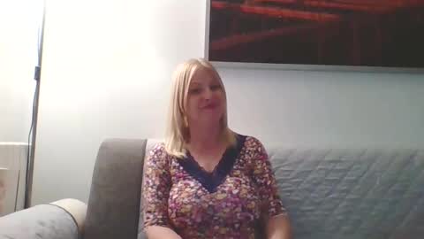 Marlyn online show from May 7, 9:29 pm
