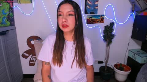 Snapshot of lovexxxdanna chatting on January 19, 4:01 am Danna online show from January 19, 4:01 am