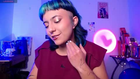 loving_alma online show from November 29, 5:44 am