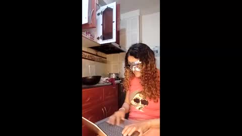 luanapowerful online show from December 16, 12:49 am