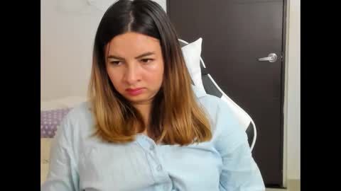 luara__01__lecat_1 online show from March 31, 1:27 am