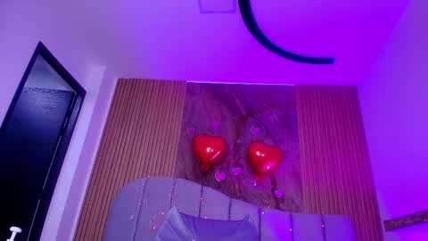 Lucero W online show from February 13, 8:10 pm