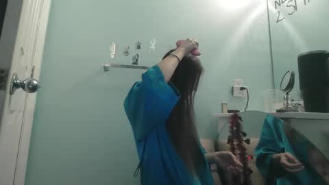 Luci Layne online show from March 7, 3:07 pm