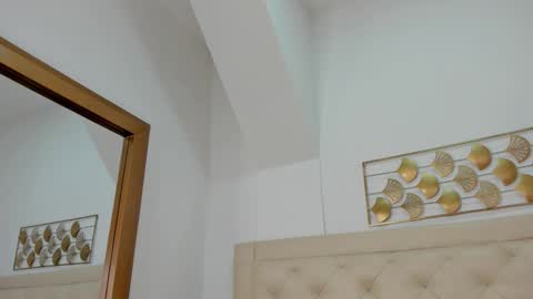 lucia lorenz online show from January 8, 11:25 am