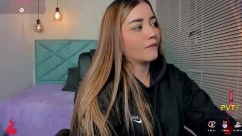 lucia star  online show from January 6, 10:57 pm