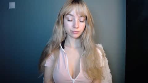 Lucy online show from December 16, 1:28 pm