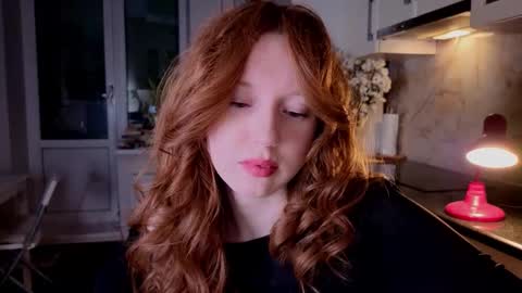 Lucia online show from November 15, 5:25 pm