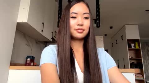 Snapshot of lucialostroh chatting on October 12, 11:12 am Kira online show from October 12, 11:12 am
