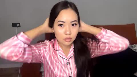 Kira online show from November 5, 12:10 pm