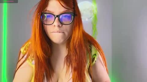 Lucie   online show from February 10, 7:49 pm