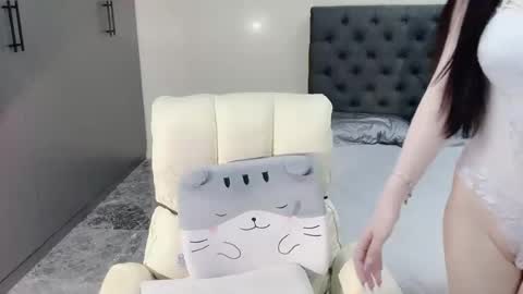 lucii04 online show from July 16, 6:56 pm