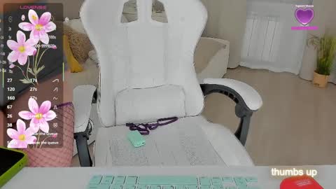 lucky__lady_ online show from April 8, 10:56 pm