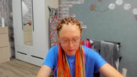 lucky_licky20 online show from October 27, 3:13 am