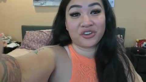 luckylee1992 online show from February 24, 10:30 pm