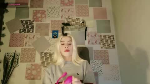 luckysapphire777 online show from April 19, 7:49 pm