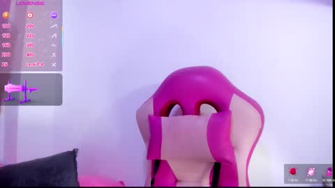 lucy_beatifull online show from January 19, 4:36 pm