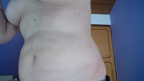  SleepyAbuela online show from February 20, 1:23 pm