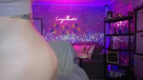 lucyallen4201 online show from April 12, 2:03 am