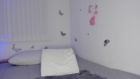 Lucy online show from November 17, 12:22 am