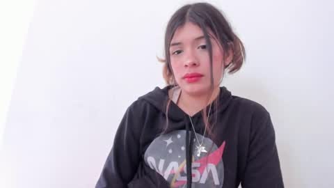 lucyportman online show from July 6, 3:14 pm