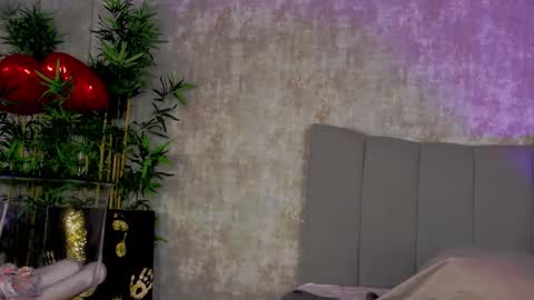 lucyrayy online show from March 4, 10:27 pm